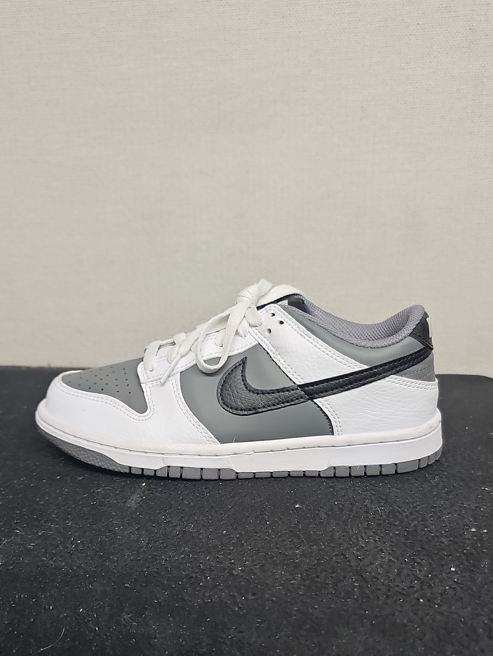 NIKE DUNK LOW SMOKE GREY YOUTH SNEAKERS BFPM-06-086 - Picture 7 of 10